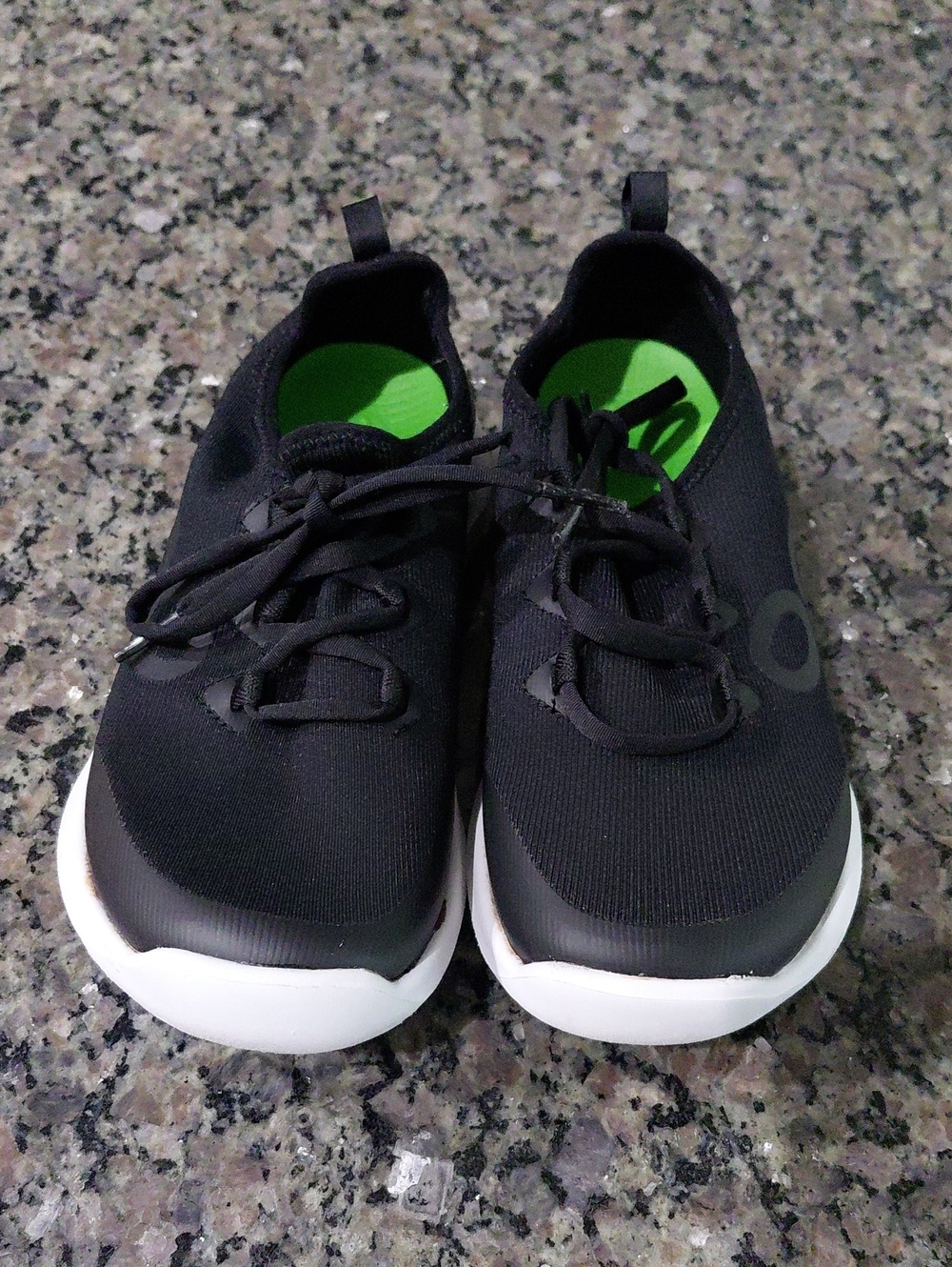 Oofos Oomg Sport LS Low Black/White Women’s Sz 7